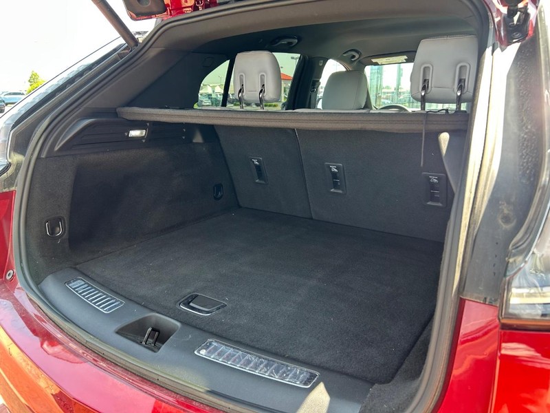 Cadillac XT4 Vehicle Full-screen Gallery Image 21