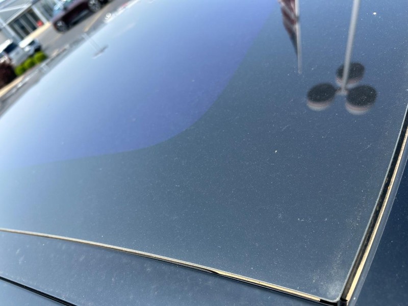 Cadillac Escalade IQ Vehicle Full-screen Gallery Image 14