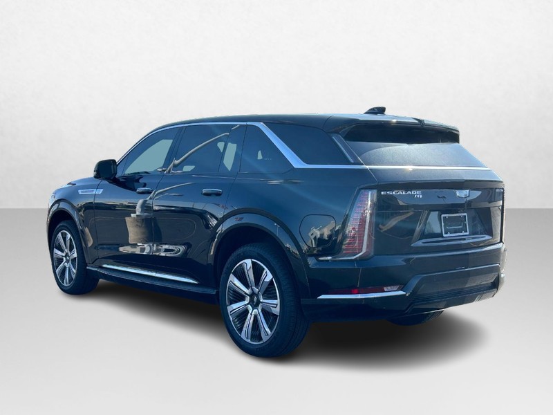 Cadillac Escalade IQ Vehicle Full-screen Gallery Image 3