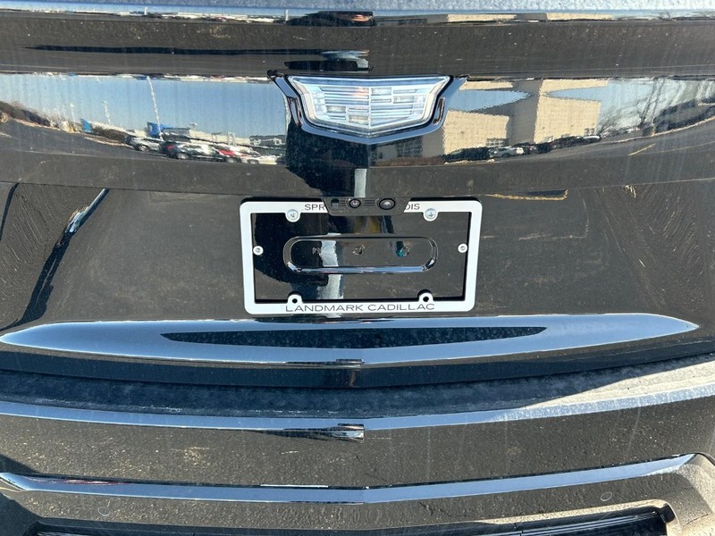 Cadillac Escalade IQ Vehicle Full-screen Gallery Image 13