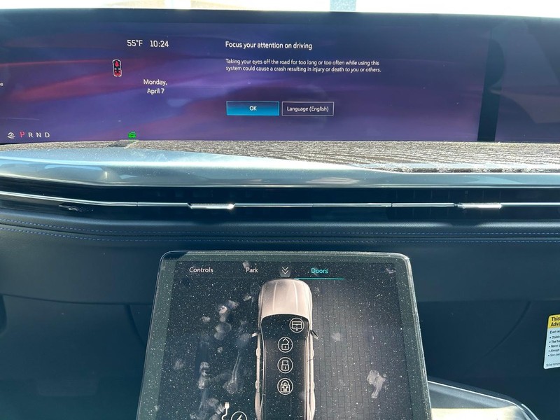 Cadillac Escalade IQ Vehicle Full-screen Gallery Image 16