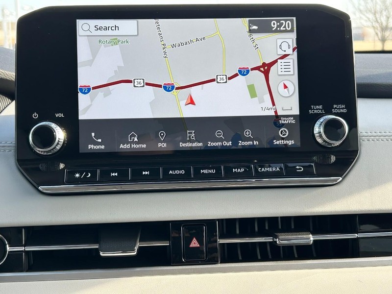 Mitsubishi Outlander Plug-In Hybrid Vehicle Full-screen Gallery Image 15