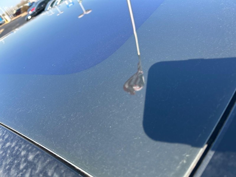 Cadillac Escalade IQ Vehicle Full-screen Gallery Image 14