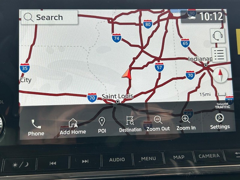 Mitsubishi Outlander Plug-In Hybrid Vehicle Full-screen Gallery Image 10