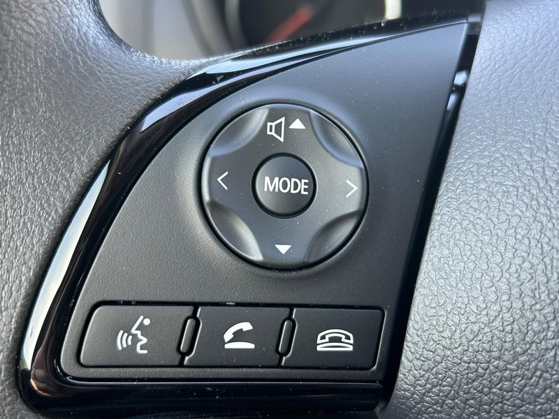 Mitsubishi Eclipse Cross Vehicle Full-screen Gallery Image 6