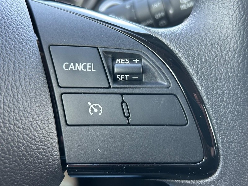 Mitsubishi Eclipse Cross Vehicle Full-screen Gallery Image 7