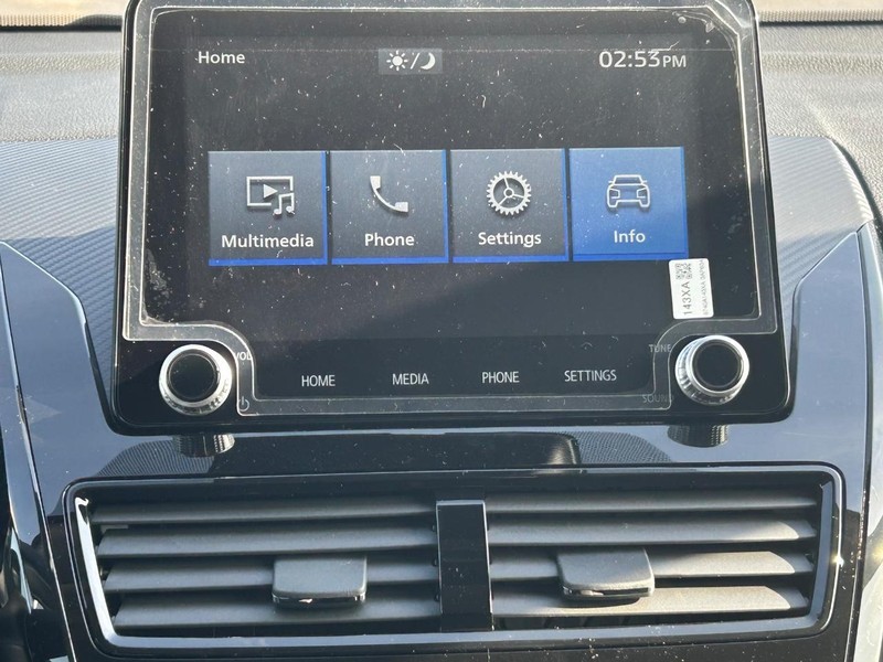 Mitsubishi Eclipse Cross Vehicle Full-screen Gallery Image 13