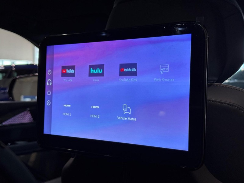 Cadillac Escalade IQ Vehicle Full-screen Gallery Image 9