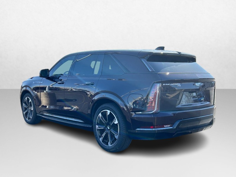 Cadillac Escalade IQ Vehicle Full-screen Gallery Image 3