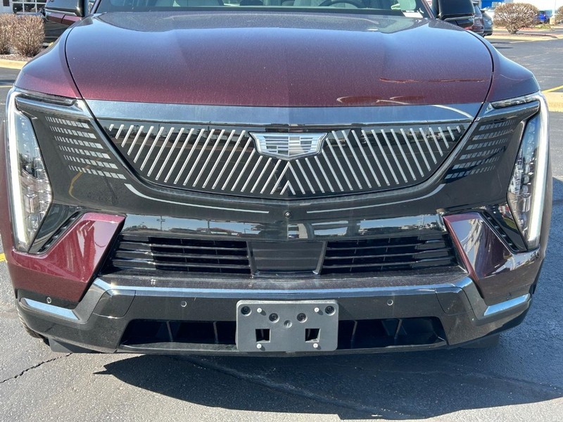 Cadillac Escalade IQ Vehicle Full-screen Gallery Image 9