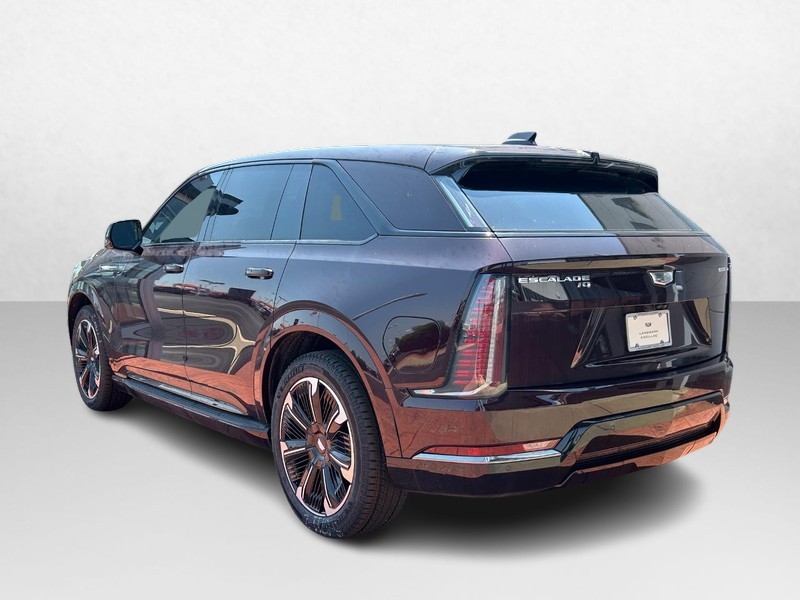 Cadillac Escalade IQ Vehicle Full-screen Gallery Image 3