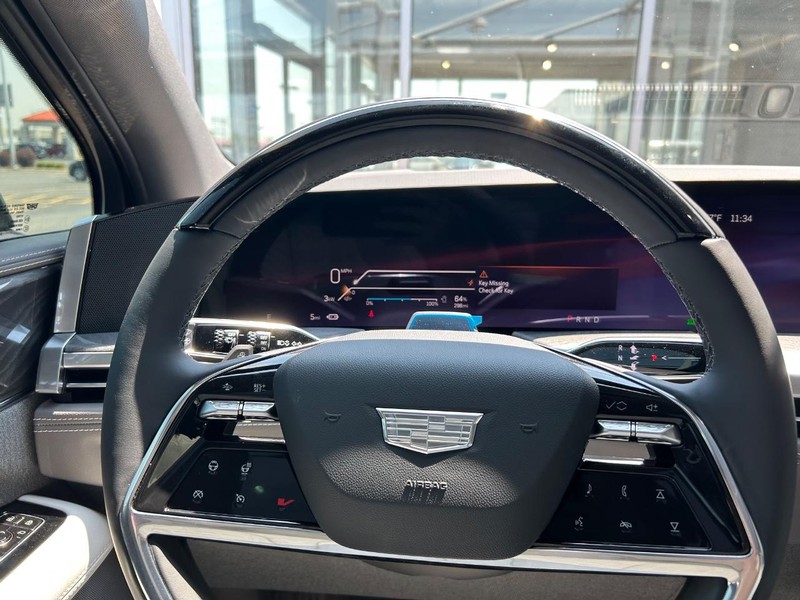 Cadillac Escalade IQ Vehicle Full-screen Gallery Image 15