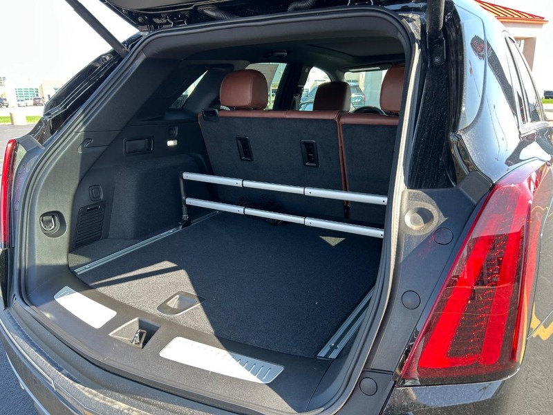 Cadillac XT5 Vehicle Full-screen Gallery Image 22