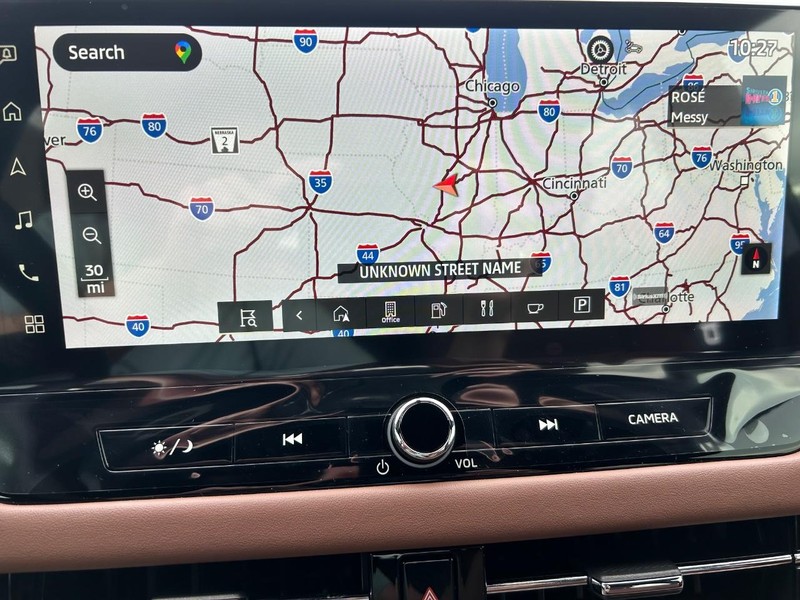 Mitsubishi Outlander Vehicle Full-screen Gallery Image 10