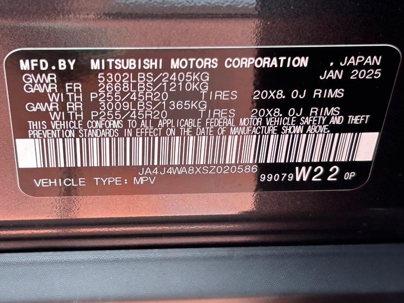 Mitsubishi Outlander Vehicle Full-screen Gallery Image 19