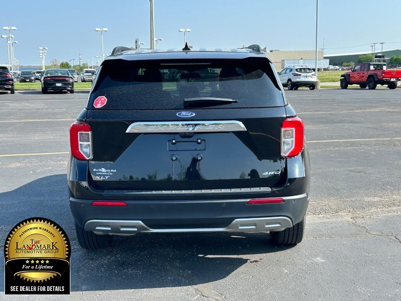 Ford Explorer Vehicle Full-screen Gallery Image 7