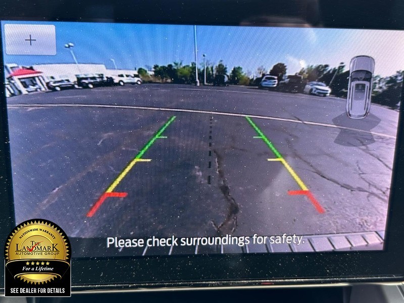 Ford Explorer Vehicle Full-screen Gallery Image 13