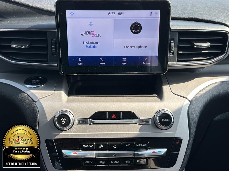 Ford Explorer Vehicle Full-screen Gallery Image 18