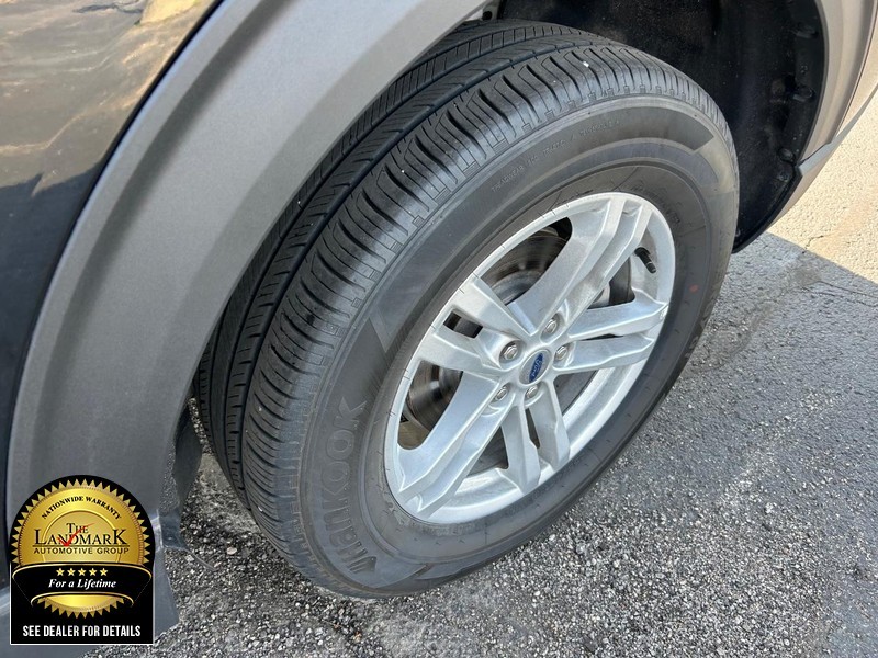 Ford Explorer Vehicle Full-screen Gallery Image 20