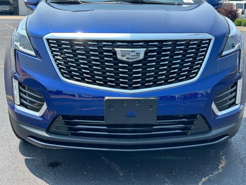 Cadillac XT5 Vehicle Full-screen Gallery Image 8