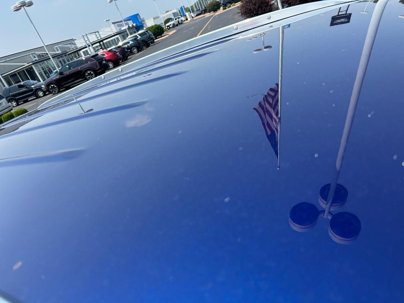 Cadillac XT5 Vehicle Full-screen Gallery Image 12