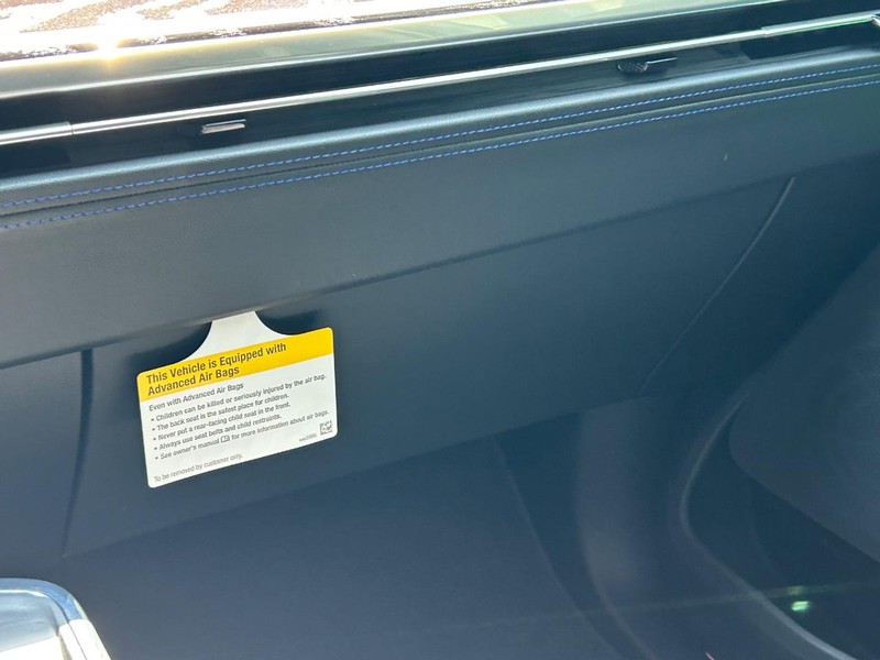 Cadillac Escalade IQ Vehicle Full-screen Gallery Image 20