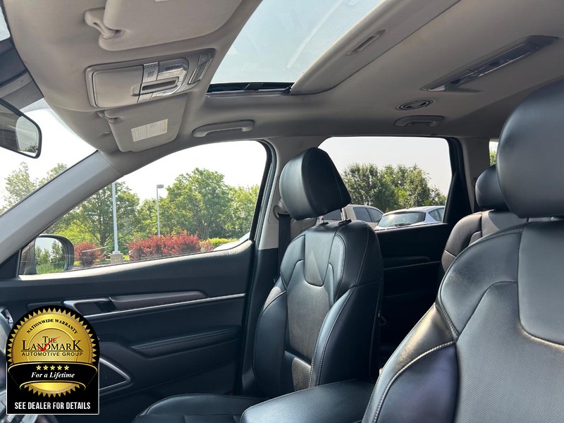 Kia Telluride Vehicle Full-screen Gallery Image 9