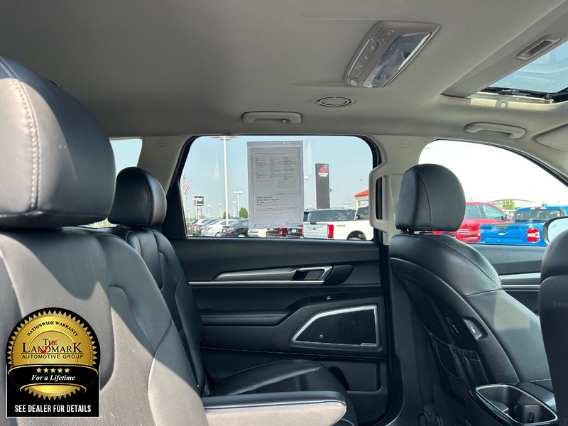 Kia Telluride Vehicle Full-screen Gallery Image 15
