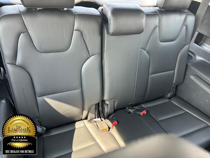 Kia Telluride Vehicle Full-screen Gallery Image 16