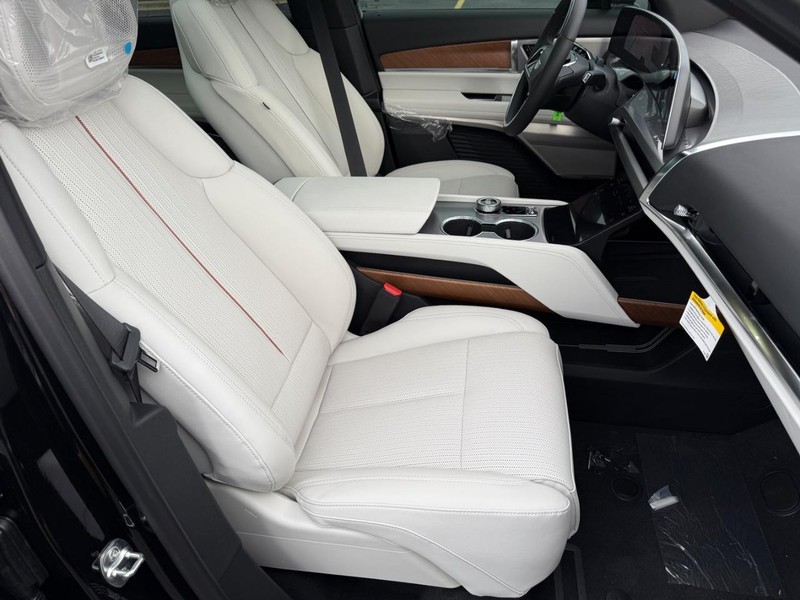 Cadillac VISTIQ Vehicle Full-screen Gallery Image 10