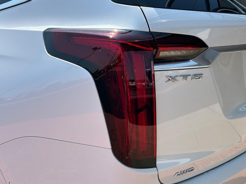 Cadillac XT6 Vehicle Full-screen Gallery Image 11