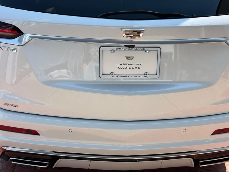 Cadillac XT6 Vehicle Full-screen Gallery Image 13