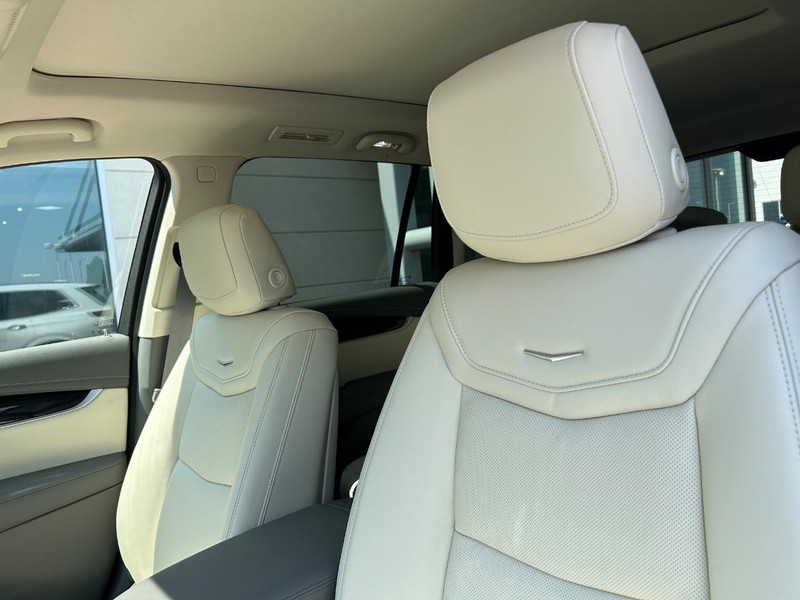 Cadillac XT6 Vehicle Full-screen Gallery Image 17
