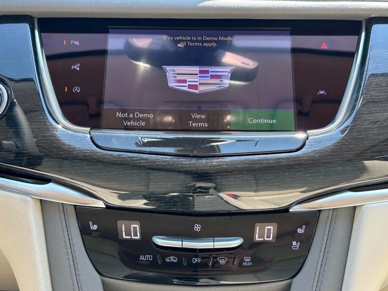 Cadillac XT6 Vehicle Full-screen Gallery Image 18