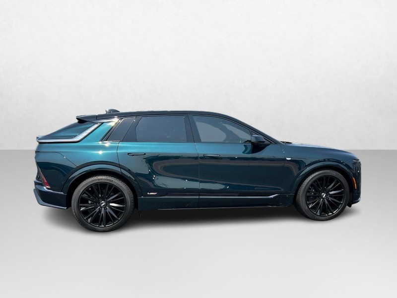 Cadillac LYRIQ Vehicle Full-screen Gallery Image 6