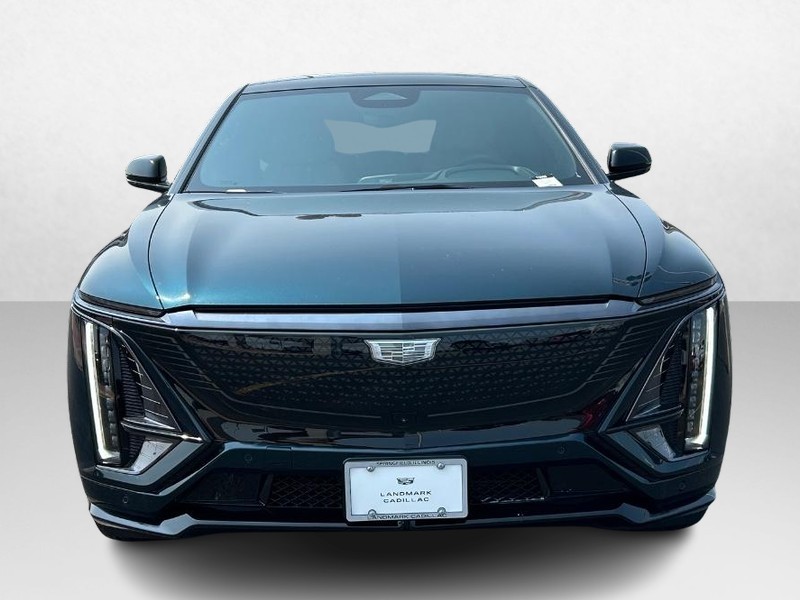 Cadillac LYRIQ Vehicle Full-screen Gallery Image 8