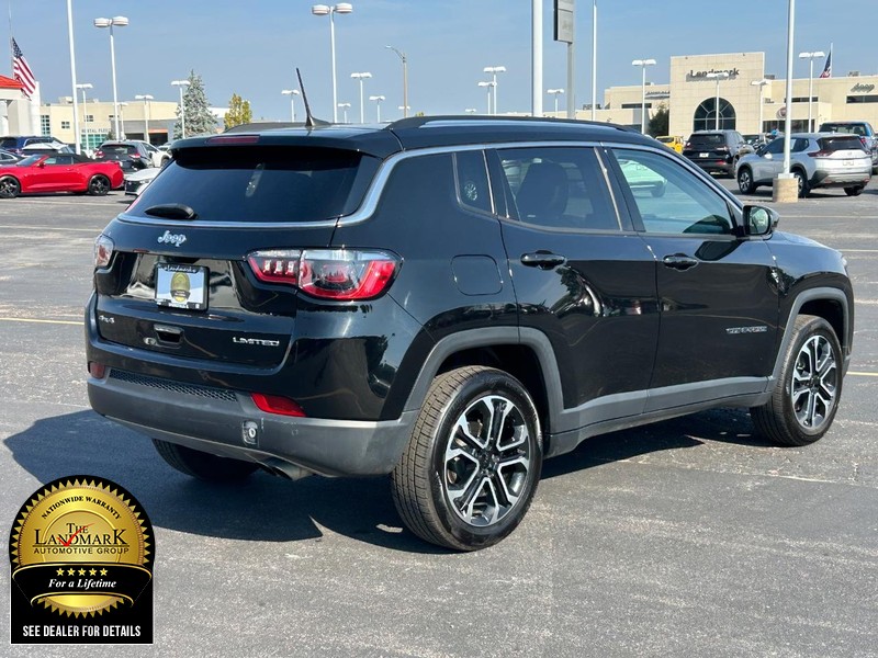 Jeep Compass Vehicle Full-screen Gallery Image 3