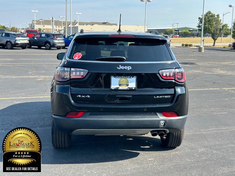 Jeep Compass Vehicle Full-screen Gallery Image 7