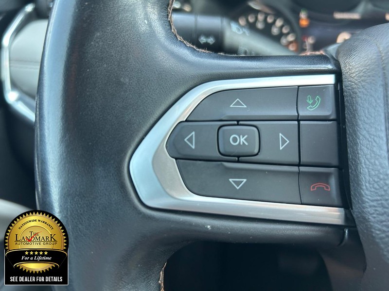 Jeep Compass Vehicle Full-screen Gallery Image 10