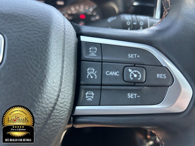 Jeep Compass Vehicle Full-screen Gallery Image 11