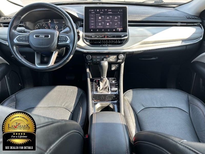 Jeep Compass Vehicle Full-screen Gallery Image 16