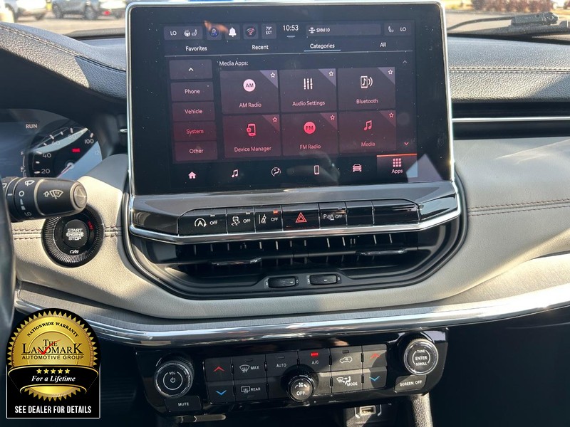 Jeep Compass Vehicle Full-screen Gallery Image 18