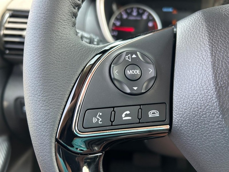 Mitsubishi Eclipse Cross Vehicle Full-screen Gallery Image 6