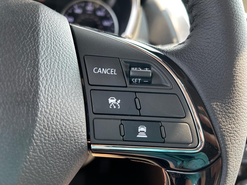 Mitsubishi Eclipse Cross Vehicle Full-screen Gallery Image 7