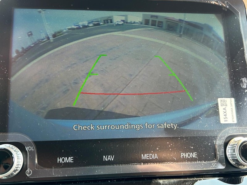 Mitsubishi Eclipse Cross Vehicle Full-screen Gallery Image 8