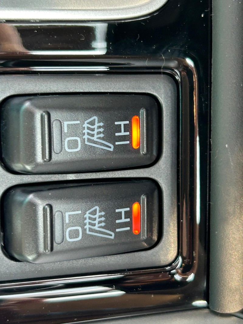 Mitsubishi Eclipse Cross Vehicle Full-screen Gallery Image 9