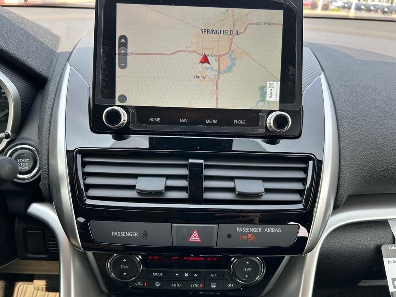 Mitsubishi Eclipse Cross Vehicle Full-screen Gallery Image 14