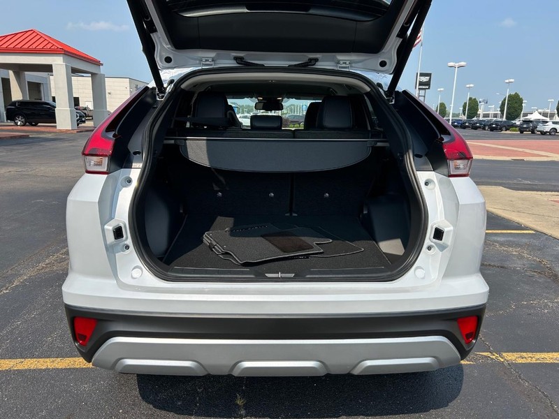 Mitsubishi Eclipse Cross Vehicle Full-screen Gallery Image 15