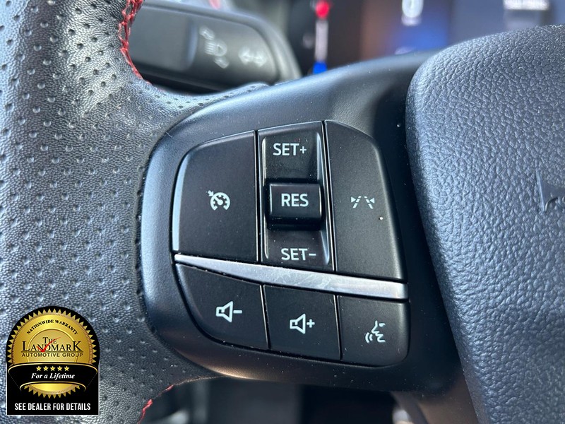 Ford Escape Vehicle Full-screen Gallery Image 10