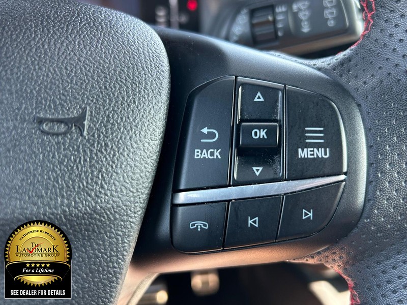 Ford Escape Vehicle Full-screen Gallery Image 11